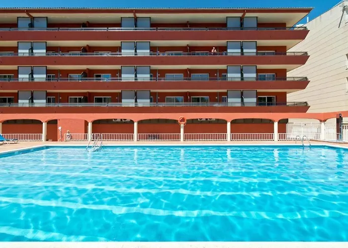 Apartamento con piscina y muy luminoso