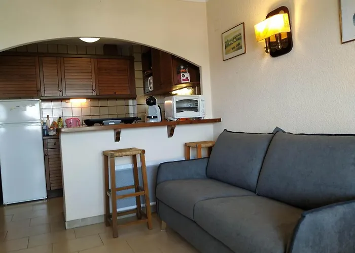 Bonito apartamento con vistas a la marina cerca del centro y playa-321