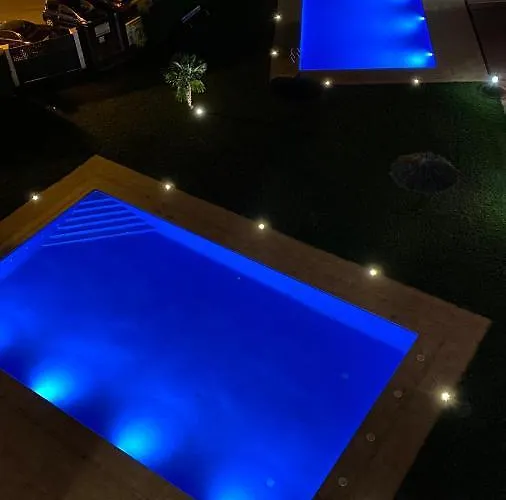 Appartement 2 Chambres Avec 3 Piscines Et Parking Gratuit