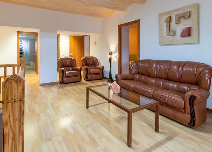 Can Buganto Amplia Casa Con Piscina Y Jardin