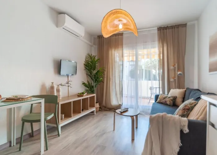 Apartamento Con Terraza Cerca De La Playa By Insidehome