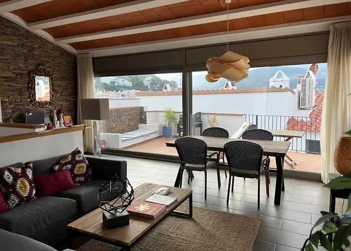 Big Family House In The Center Of El Port De La Selva