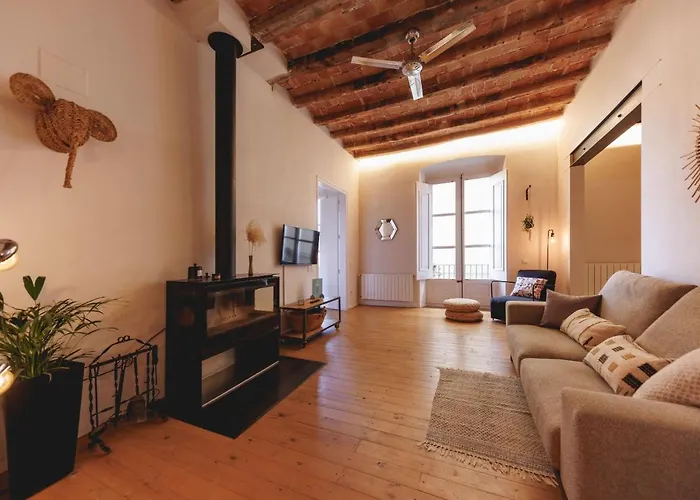 Bravissimo Carrer Nou, Cosy 2-Bedroom Apartment