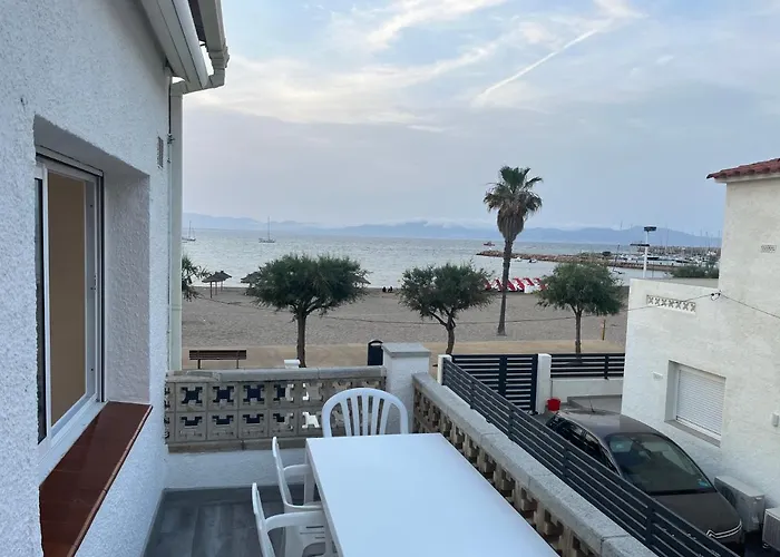 Apartamento En La Playa. Free Parking. Free Wifi