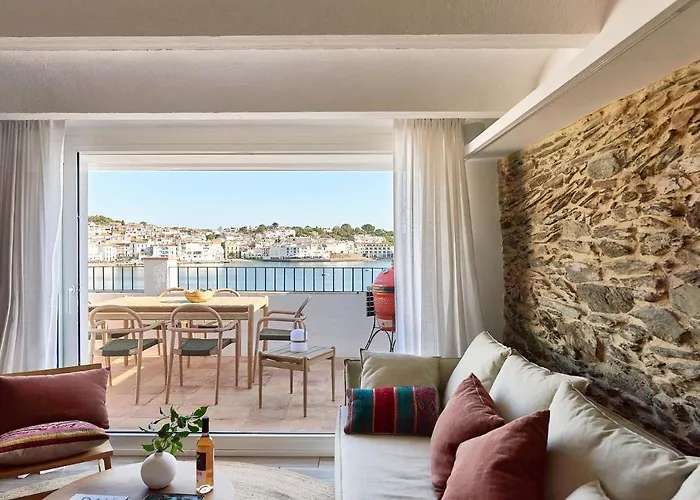 Beachfront Penthouse With Sea Views In Cadaques