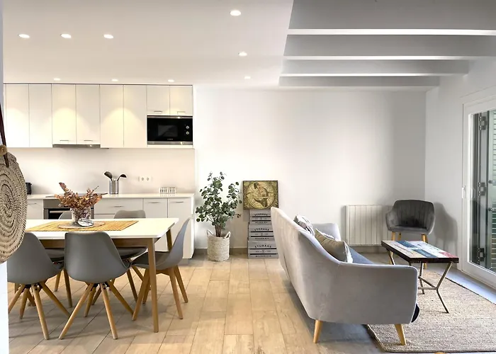 Poal-Duplex De Ensueno En Cadaques