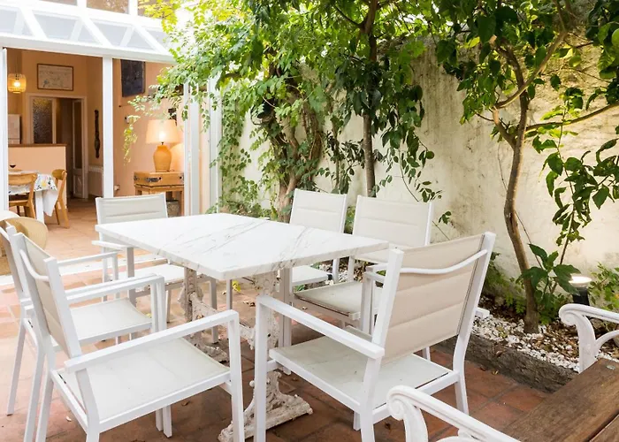 Villa Monturiol