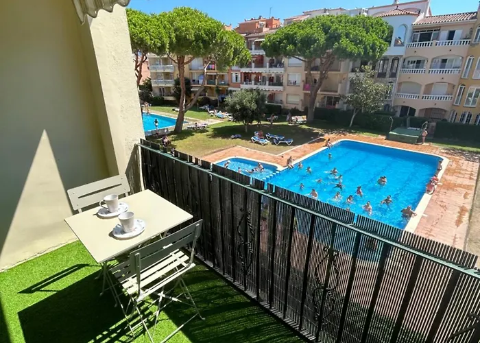 Appartement 1 Chambre Climatise Avec 3 Piscines A 200 M De La Plage