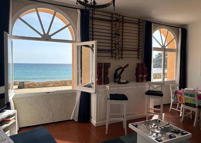 Apartamento con jardín a 11 metros de la playa. B3.
