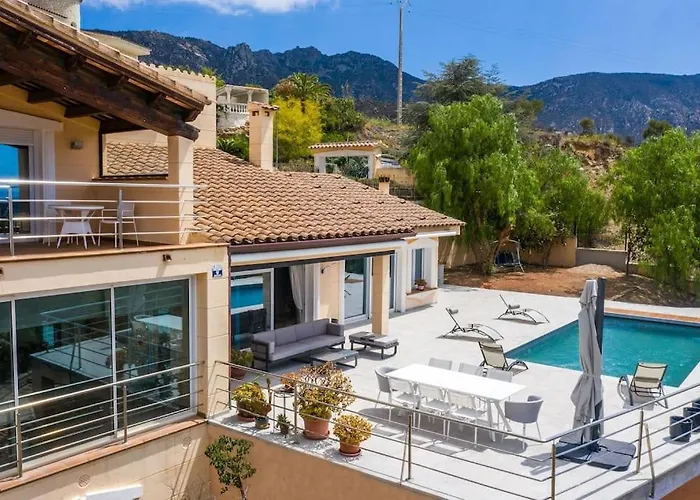 Villa Luxueuse, 2 Piscines, Spa Et Salle De Sport, 5 Chambres, 4 Salles De Bain