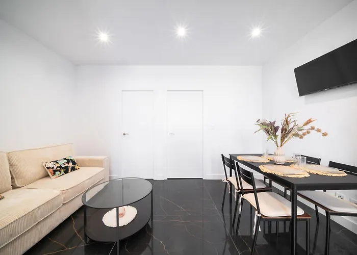 Wehostyou Apt Moderne Central Roses Colom 1B