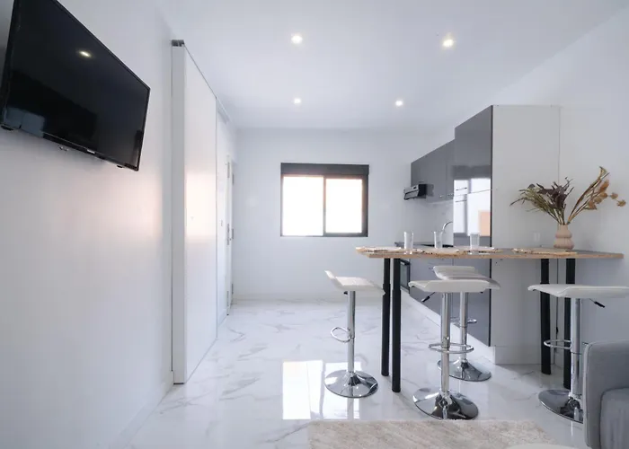 Wehostyou Apt Moderne Central Roses Colom 2A