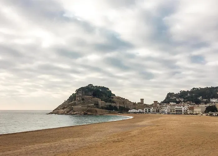 3 Bedroom Gorgeous Apartment In Tossa De Mar