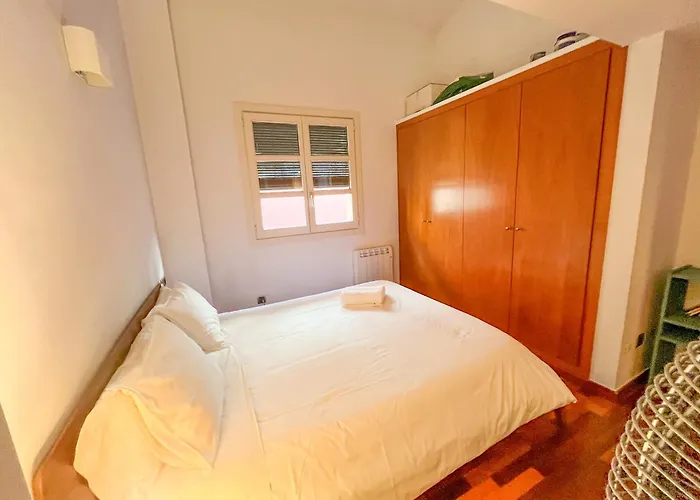 Modern Apt In Old Town W Cathedral Views