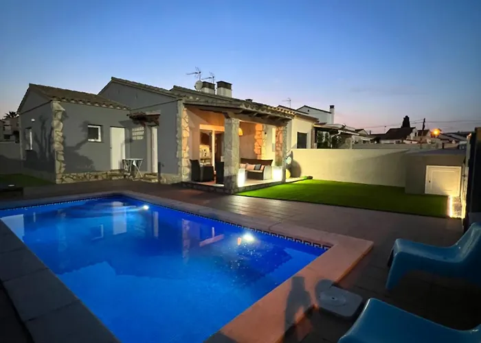 Casa En L Escala Con Piscina Y Wifi Free