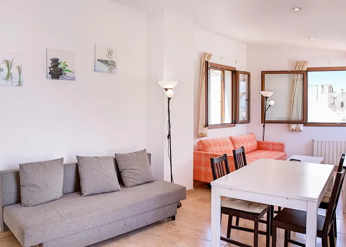 Nice Apartment In Tossa De Mar, Girona With Wifi