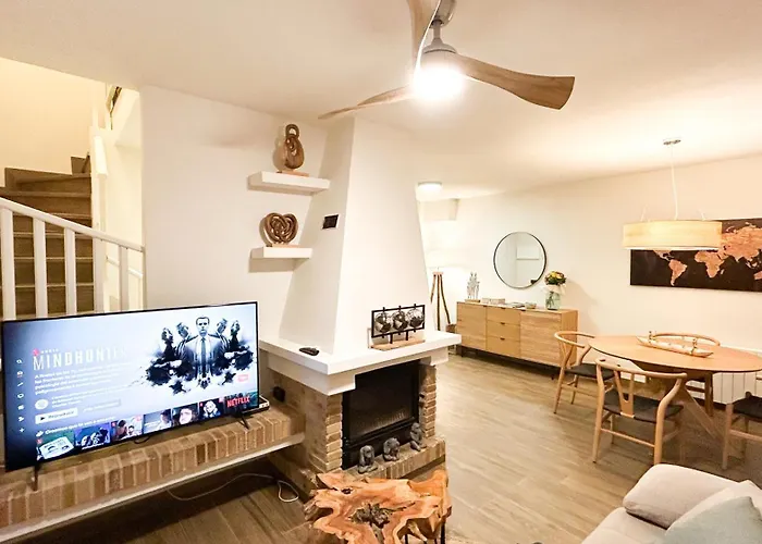 Casa Con Jardin Y Piscina Comunitaria