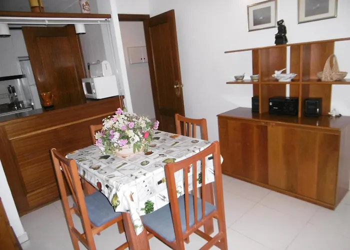 Apartamento Cerca De La Playa Con Piscina Y Parking