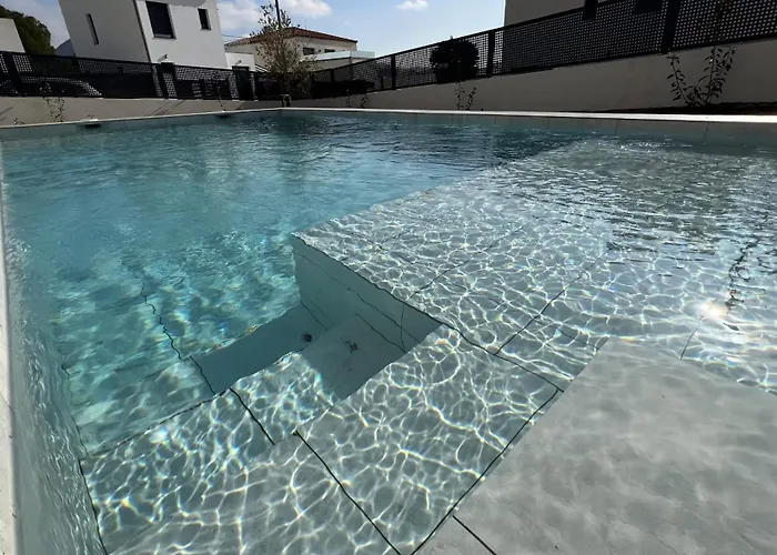 Casa Moderna Roses Con Piscina Y Jardin Mas Bosca, Roses