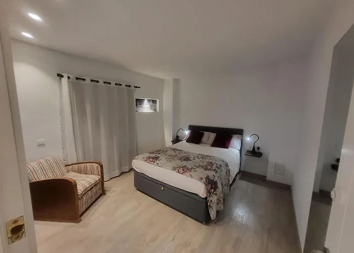Turistic Girona - Piso de 3 habitaciones