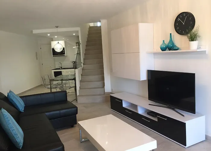 Awaydays - 119 - Modern Duplex 50M From The Beach