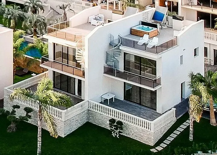 Calma Holiday Villas