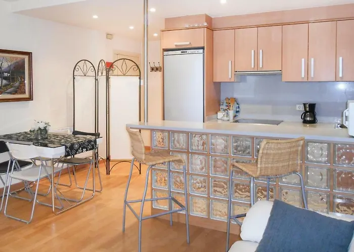 1 Bedroom Cozy Apartment In Sant Feliu De Guixols