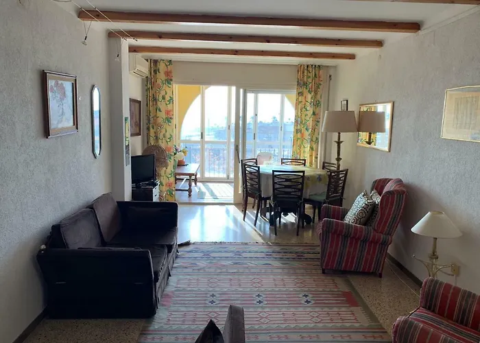 Awaydays - 317 - Duplex Style Apartment 1St Sea Line
