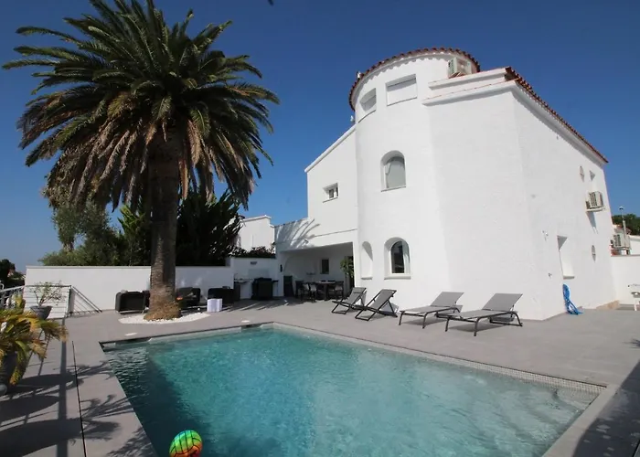 casa de lujo con piscina y amarre privados ref 350