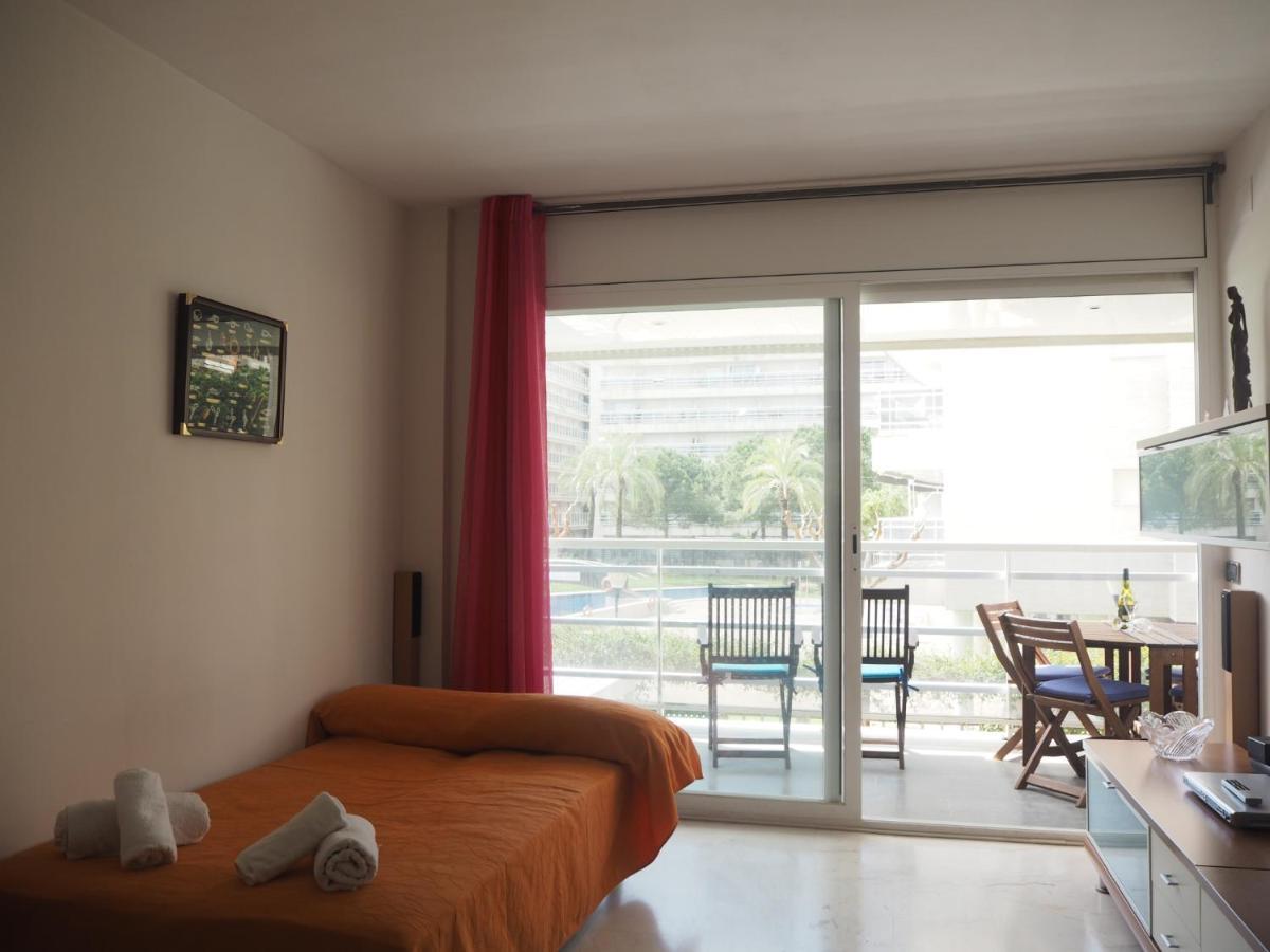 Apartment S'abanell Central Park Ii. Vistas A La Piscina.