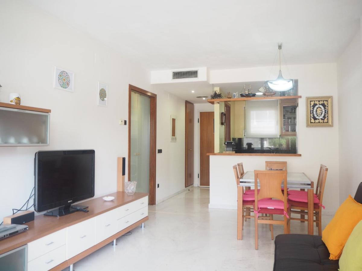 S'abanell Central Park Ii. Vistas A La Piscina. Apartment Blanes