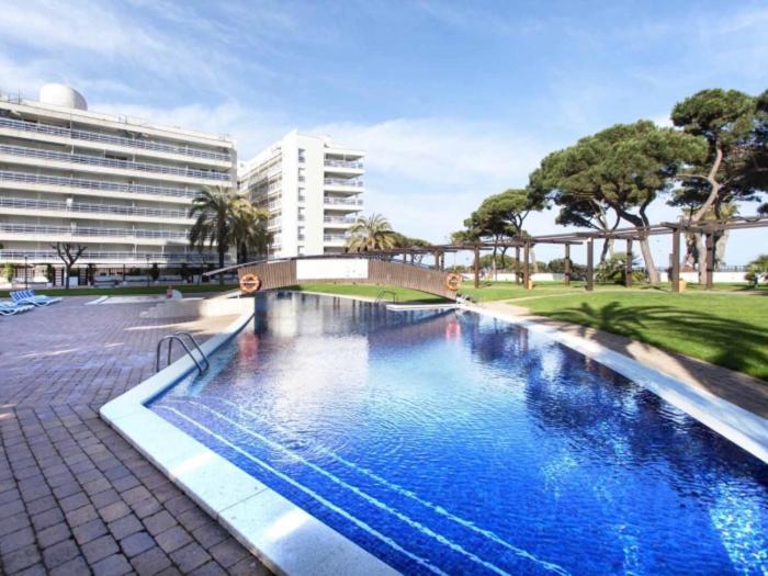 Apartment S'abanell Central Park Ii. Vistas A La Piscina.