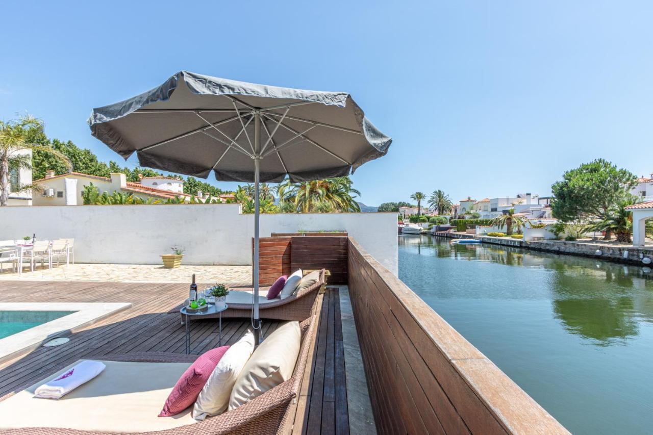 Villa Apart-rent Casa Al Canal Llobregat Ampuriabrava
