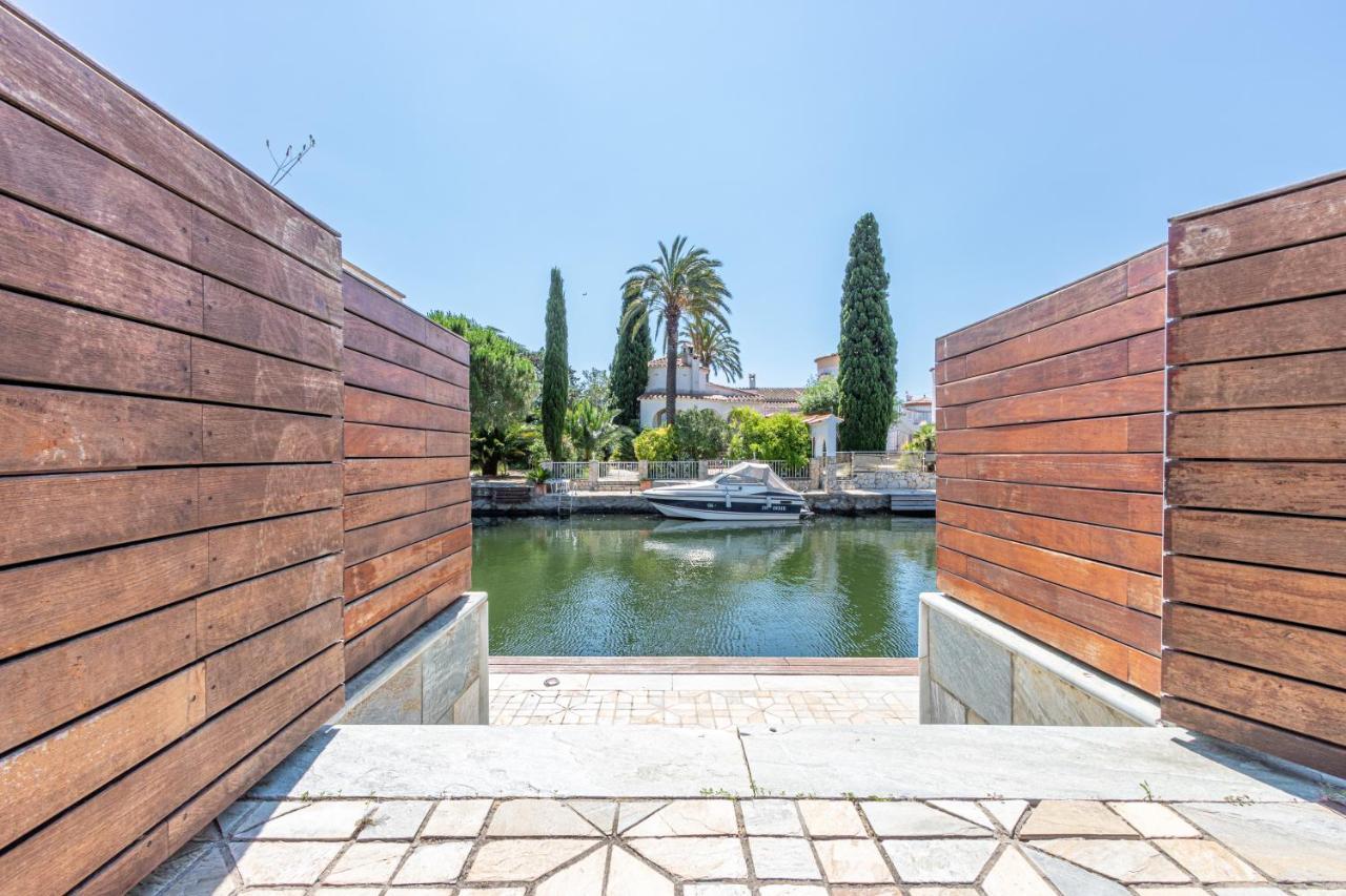 Villa Apart-rent Casa Al Canal Llobregat Ampuriabrava