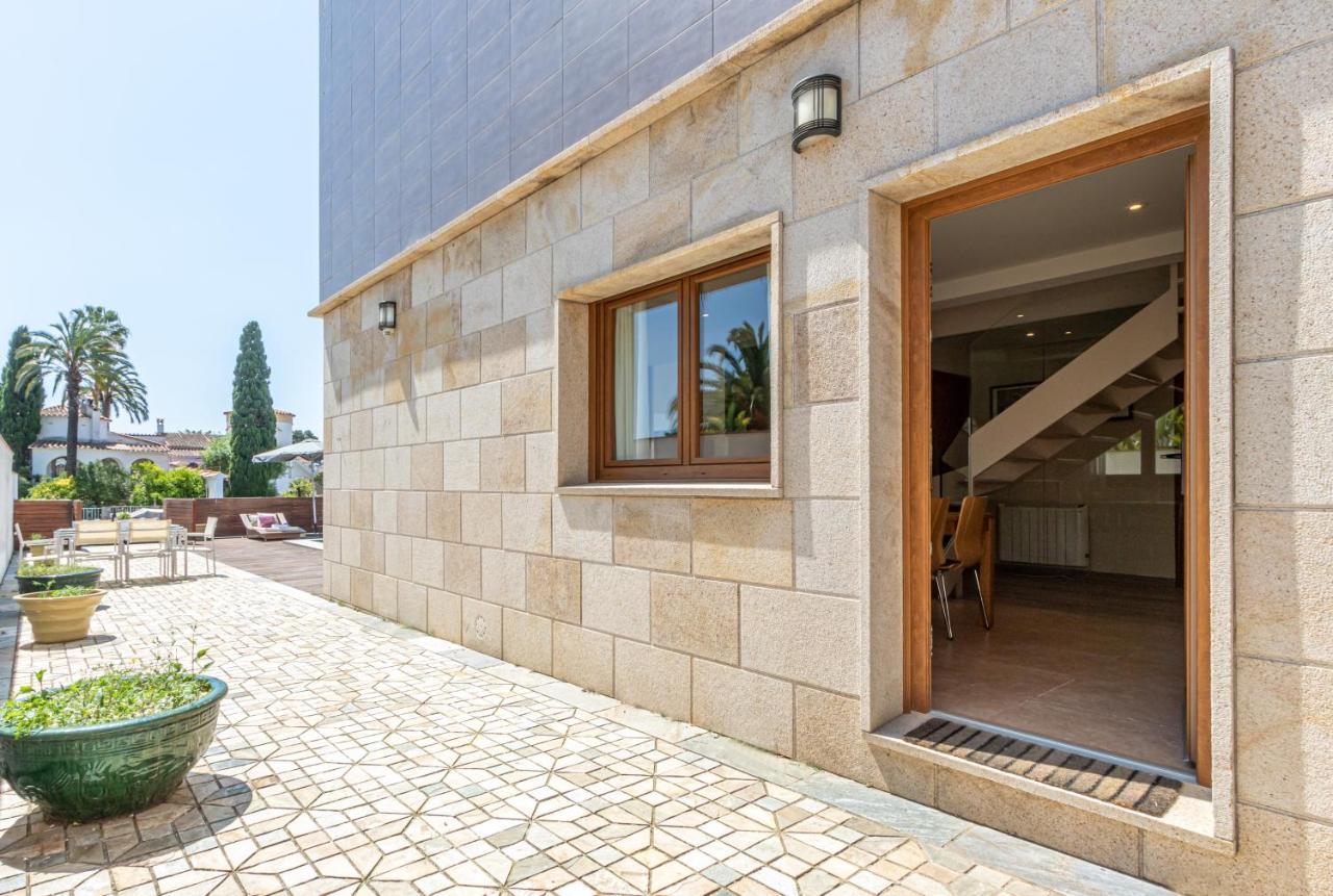 Apart-rent Casa Al Canal Llobregat * Ampuriabrava