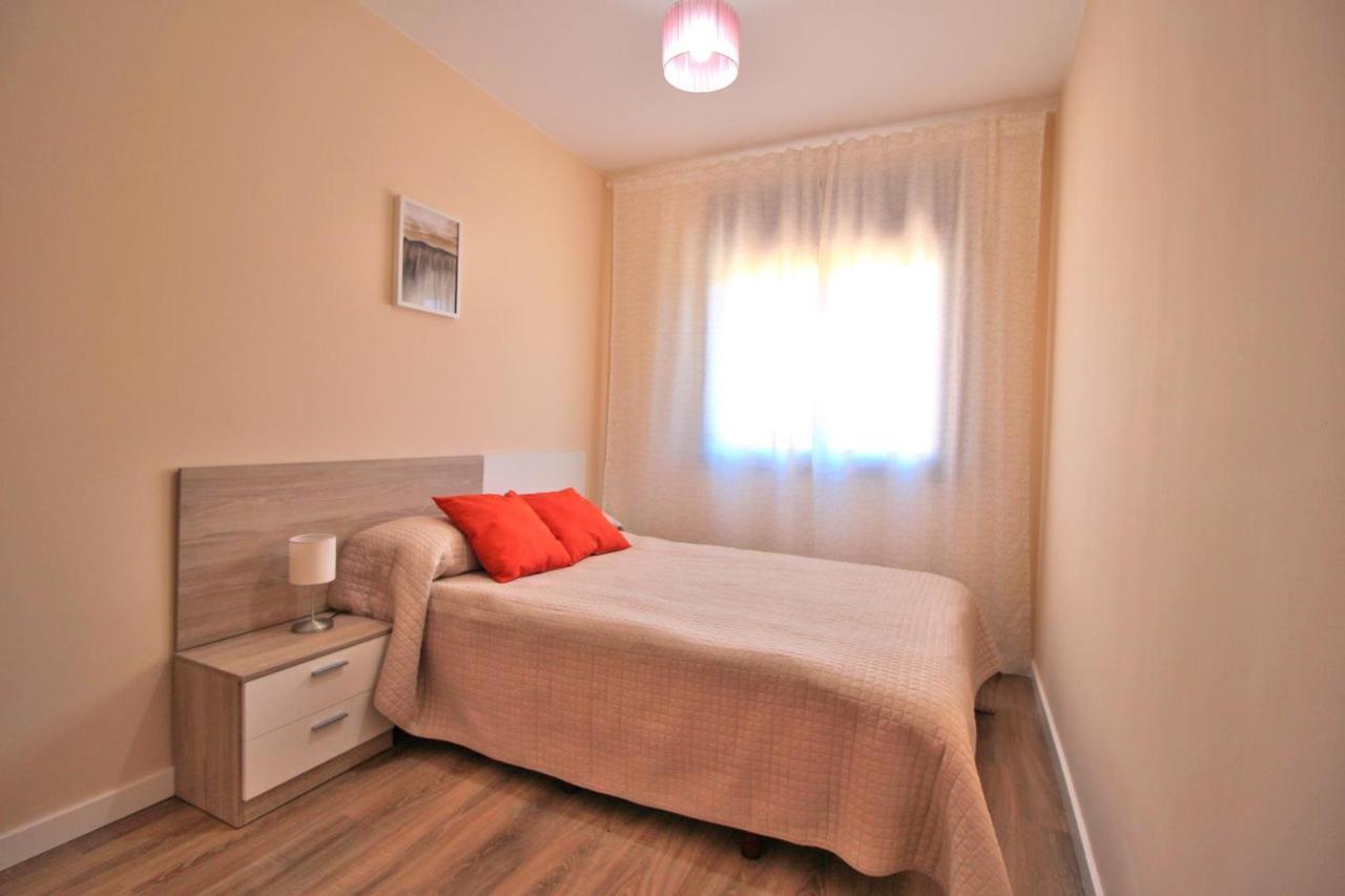 Al15 - 1 Familias A 300 M Playa Fenals Apartamento