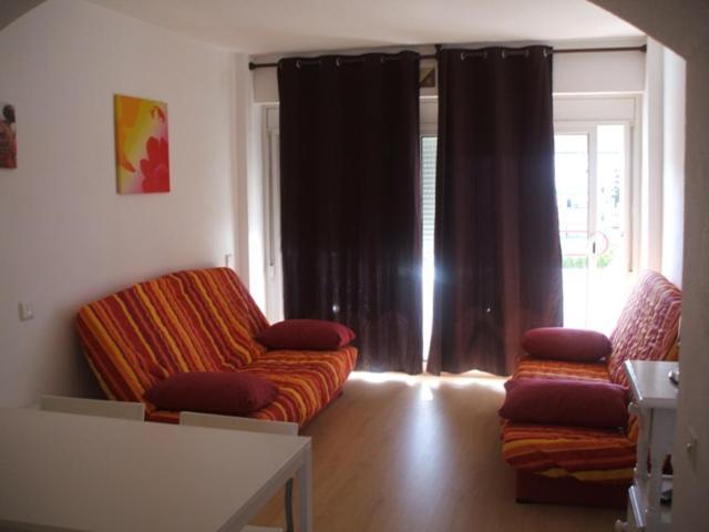Isla De Apartment Roses