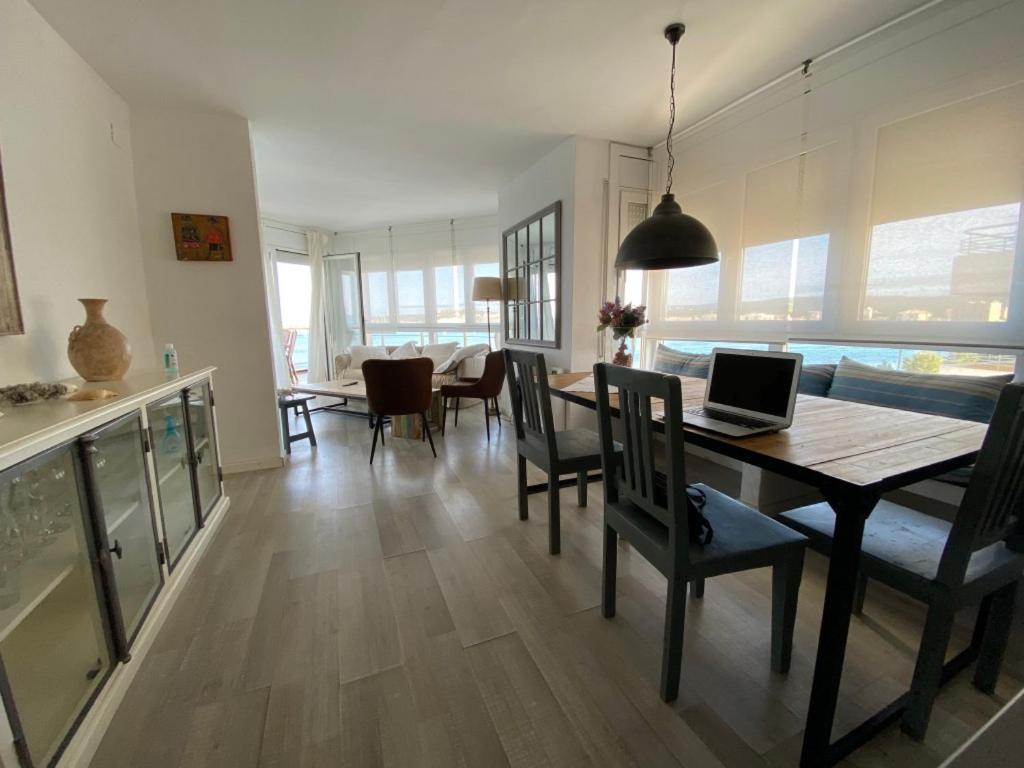 Espectacular Piso De 134m2 En Primera Línea De Mar Apartamento *