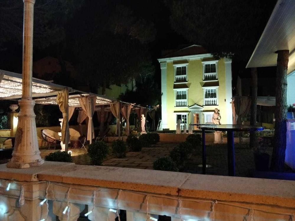 Pete Hotel