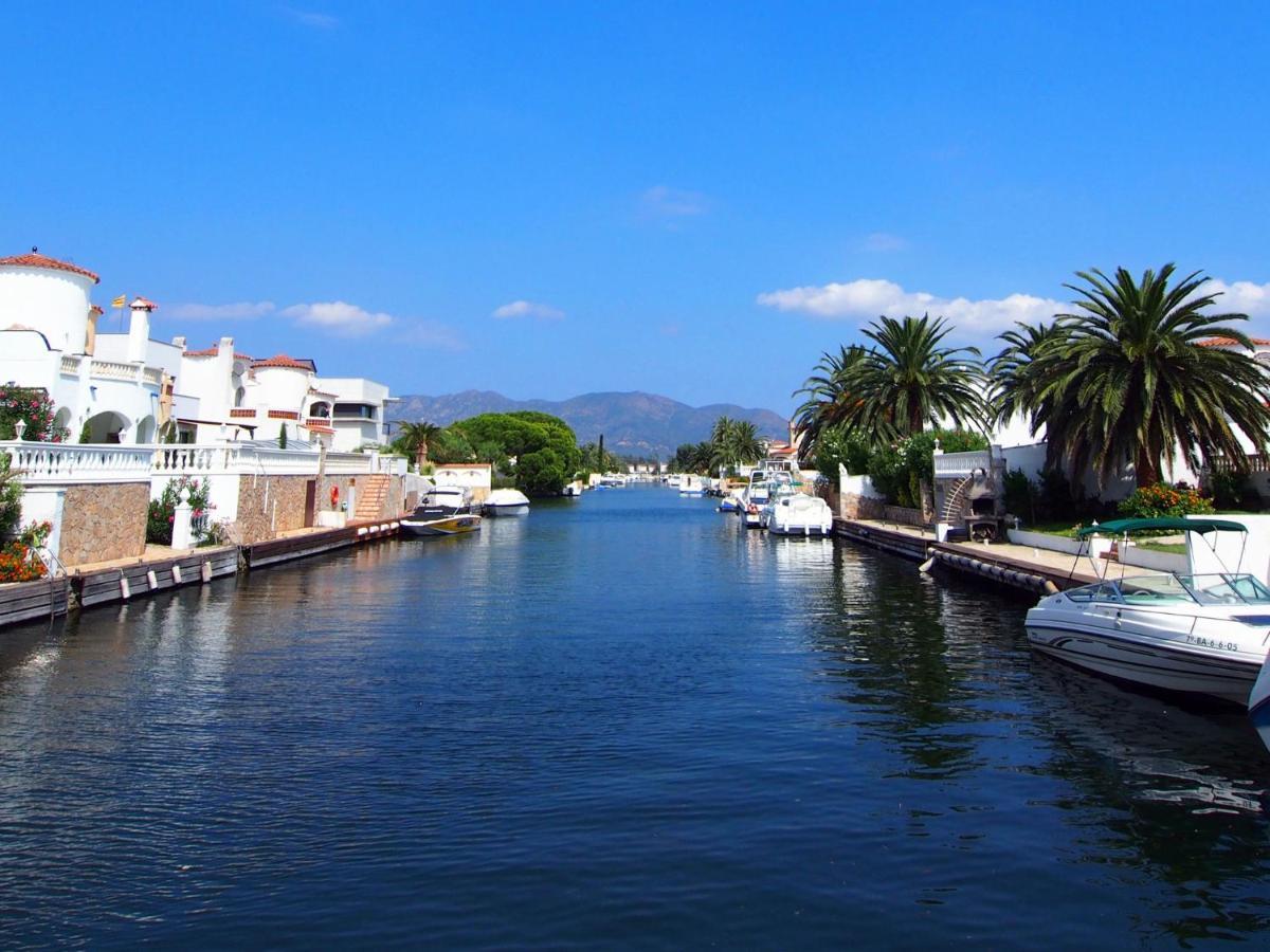 Holiday home Holiday Norfeu 10 Empuriabrava