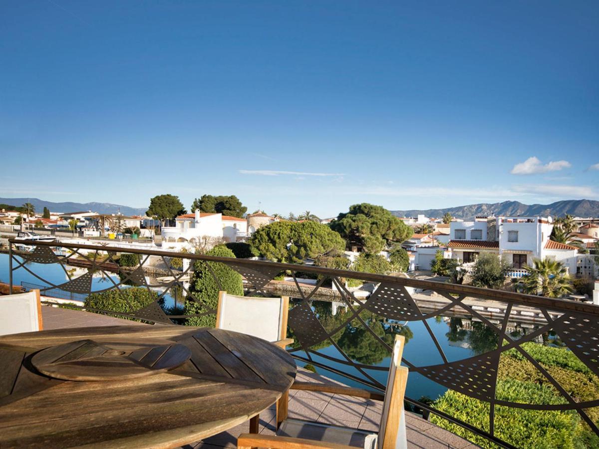 Holiday Colores By Interhome Holiday home Empuriabrava