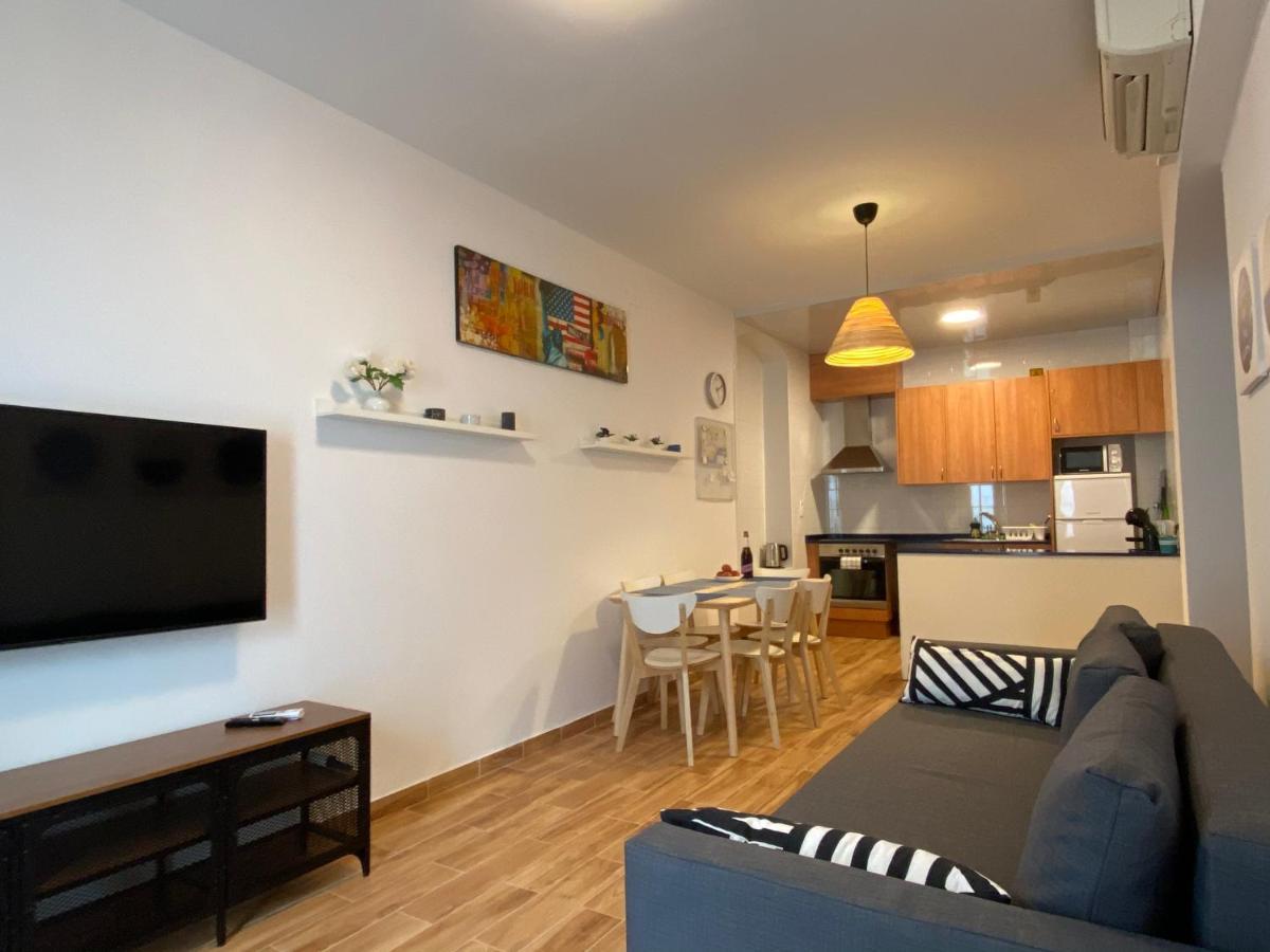 Apartment Sant Lluis Center, 2 Min Walk From The Sea *