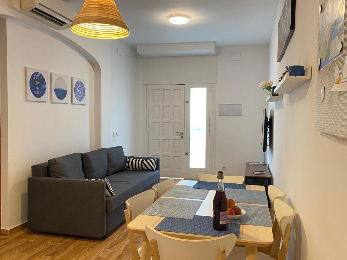 Apartment Sant Lluis Center, 2 Min Walk From The Sea Lloret de Mar