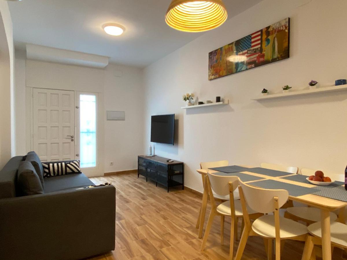 Apartment Sant Lluis Center, 2 Min Walk From The Sea Lloret de Mar