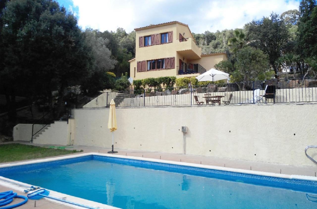 For Eight Guests Villa