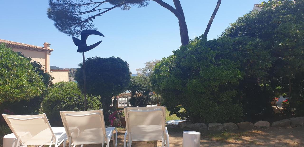 Casa Con Jardin A 25 Metros De La Playa. La T. Holiday home