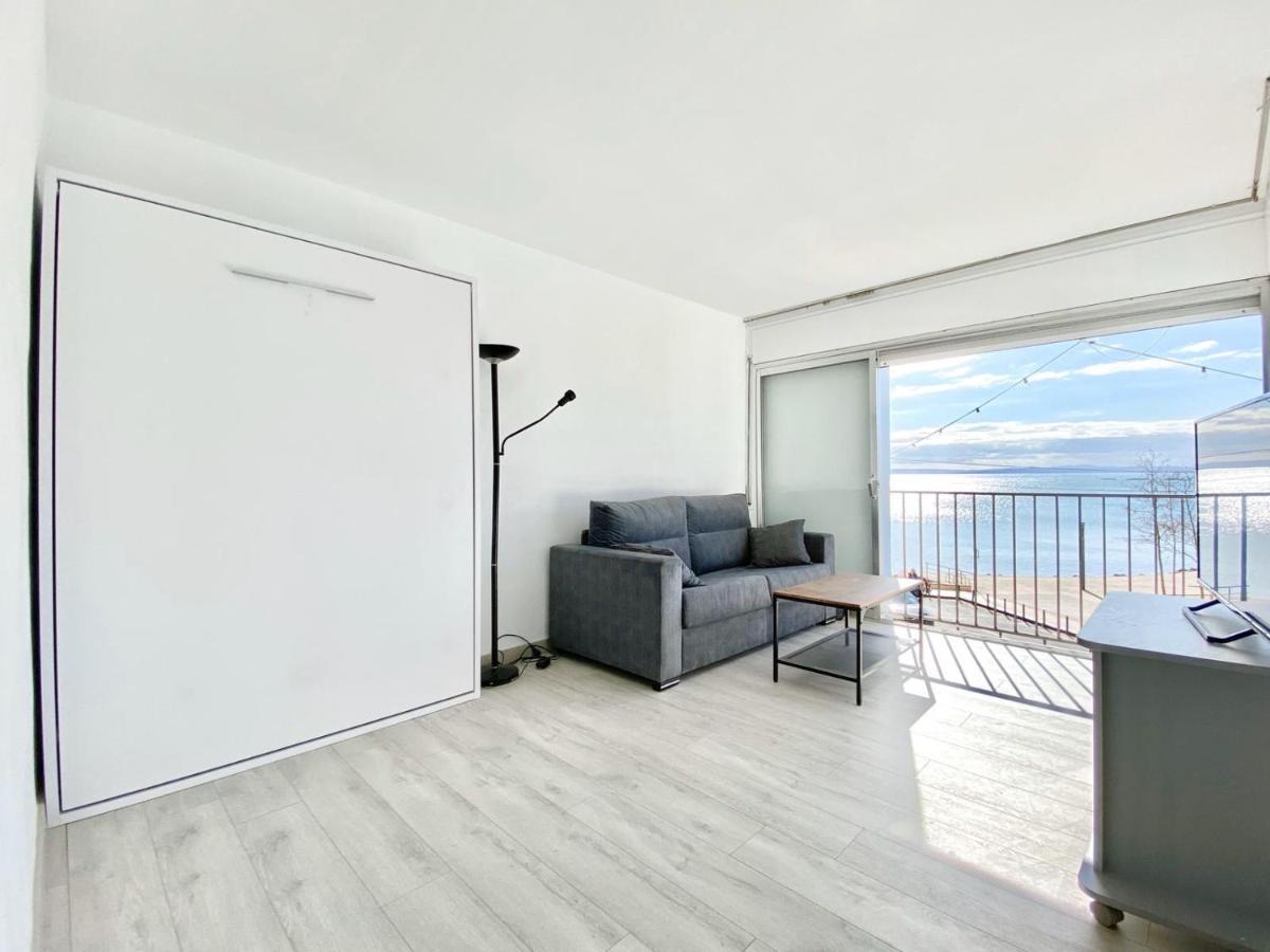 Estudio Frente Al Mar En *