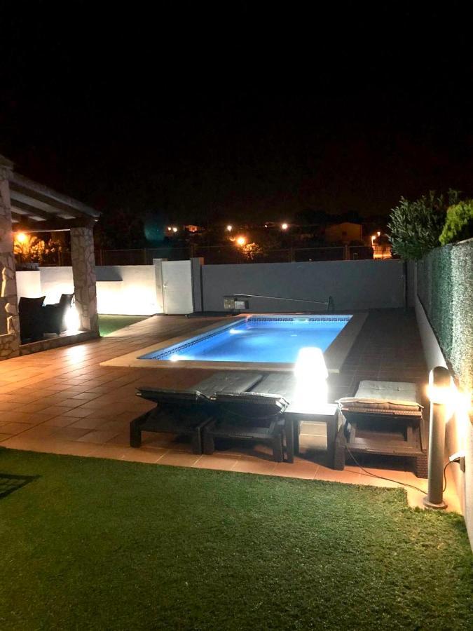 Casa En L Escala Con Piscina Y Wifi Free