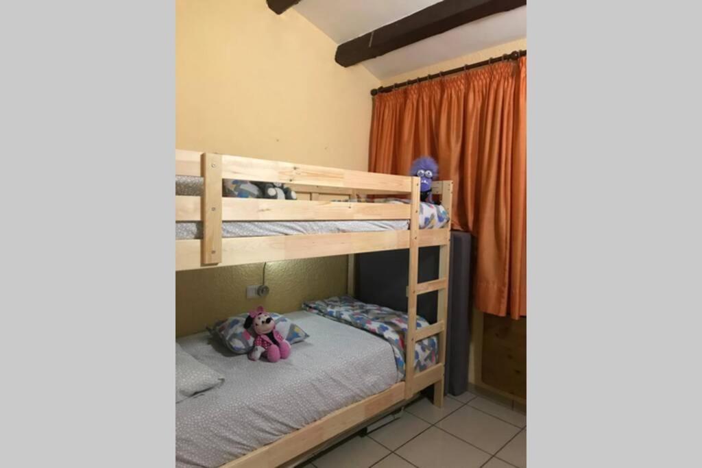 Casita Blanca Con Fibra Optica Y Piscina Cominutaria Holiday home