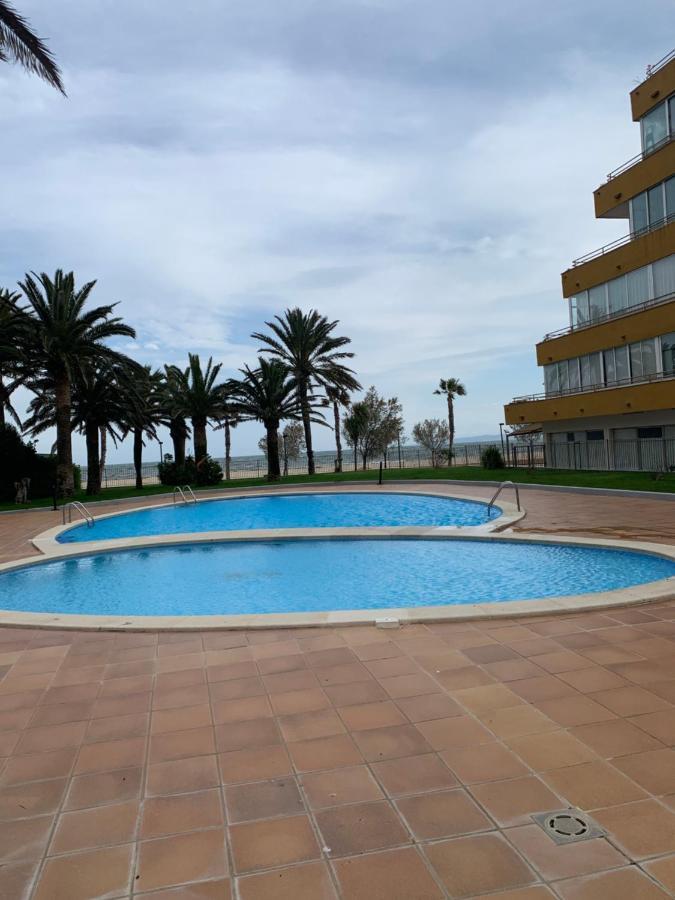 Holiday Center * Rosas